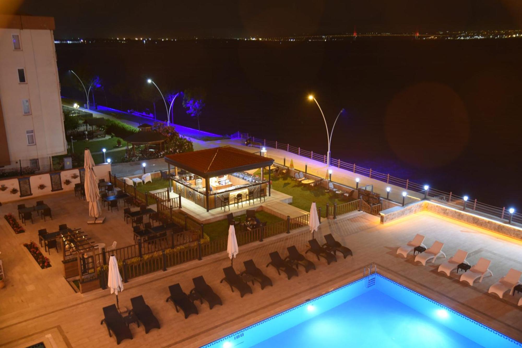 Blue Pier Hotel Kocaeli Exterior foto